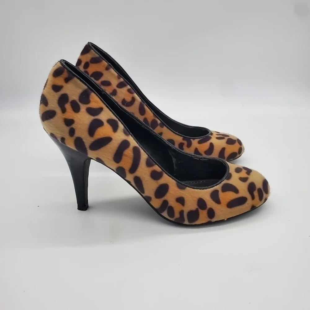 Fergalicious Utopia Leopard Print Faux Fur Pumps Women’s Size 7M Shoes